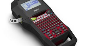 Epson presenta l'etichettatrice industriale LW-Z700FK